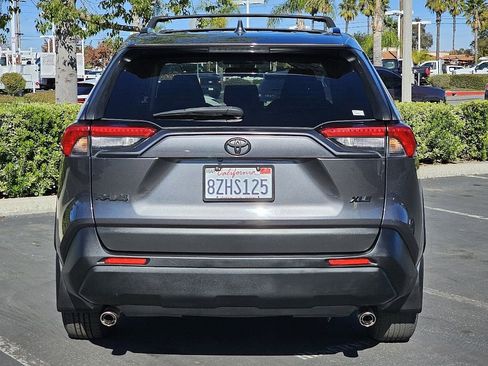 Used 2019 Toyota RAV4 LE image 14