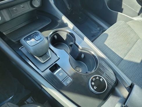 Used 2023 Nissan Rogue SV image 32