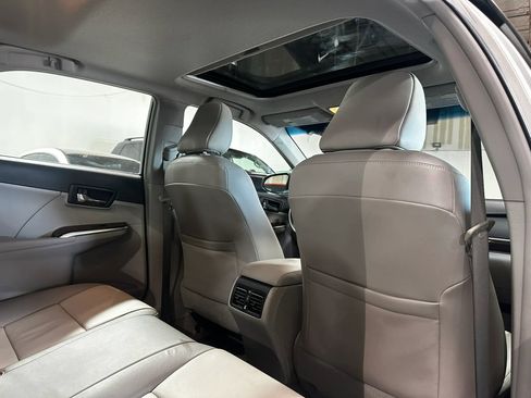 Used 2012 Toyota Camry XLE w/ Leather Pkg FWD image 34