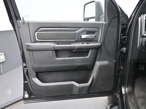 Used 2025 RAM 2500 Big Horn AWD/4WD image 12