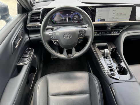 Used 2024 Toyota Crown AWD/4WD image 15