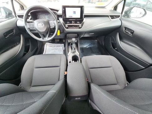 Used 2025 Toyota Corolla LE FWD image 17