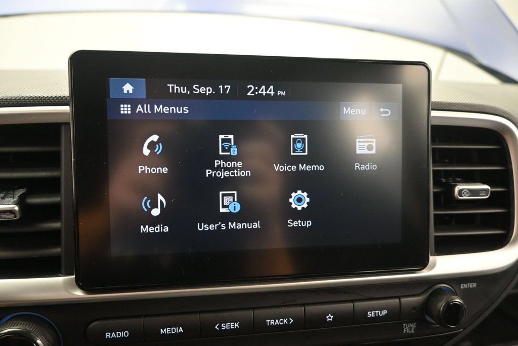 Used 2024 Hyundai Venue SEL FWD image 23