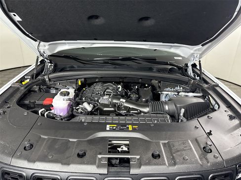 New 2025 Jeep Grand Cherokee L Altitude image 25