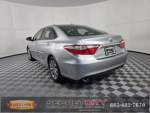 Used 2016 Toyota Camry XLE image 5