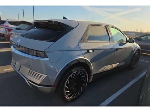 Used 2023 Hyundai Ioniq 5 Limited image 3