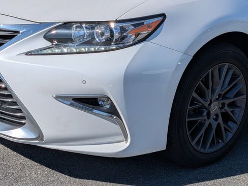Used 2018 Lexus ES 350 w/ Premier Package image 9