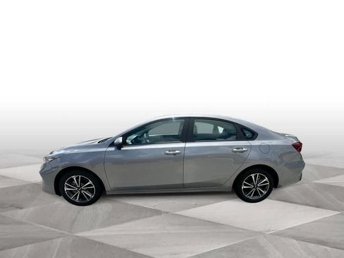 Used 2024 Kia Forte LXS w/ LXS Technology Package FWD image 5