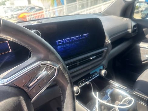 Used 2025 Chevrolet Silverado EV LT AWD/4WD image 17