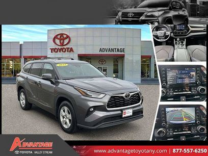 Certified 2022 Toyota Highlander LE