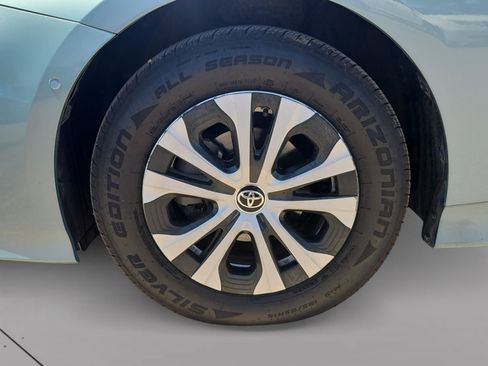 Used 2020 Toyota Prius XLE AWD/4WD image 9