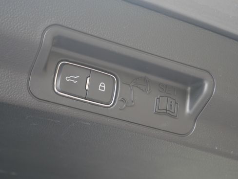 Certified 2024 Ford Explorer Limited AWD/4WD image 26