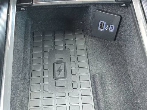 Used 2023 Lincoln Corsair FWD w/ Equipment Group 101A image 17