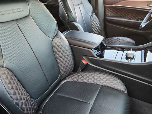 Used 2021 Jeep Grand Cherokee L Summit w/ Luxury Tech Group V image 10