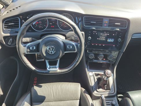 Used 2019 Volkswagen GTI SE image 17