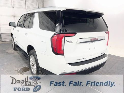 Used 2022 GMC Yukon SLT w/ SLT Premium Package image 5