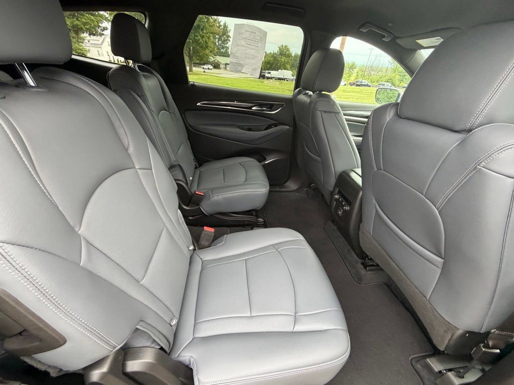 Used 2024 Buick Enclave Essence AWD/4WD image 40