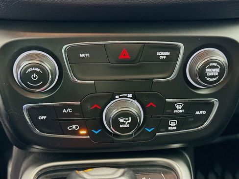 Used 2021 Jeep Compass Latitude AWD/4WD image 16