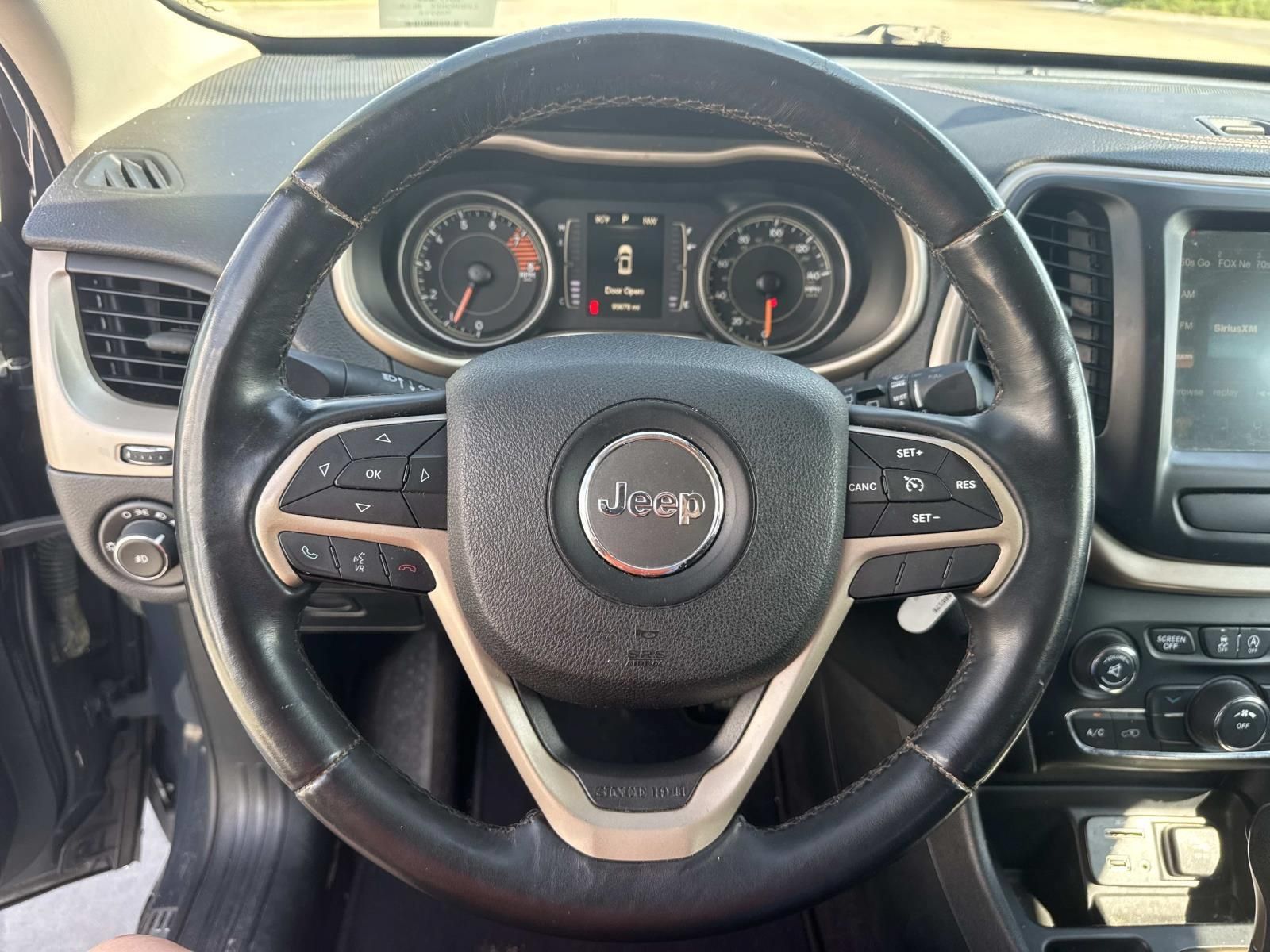 Used 2016 Jeep Cherokee 75th Anniversary FWD image 21