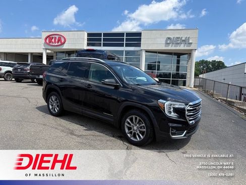 Used 2022 GMC Terrain SLT AWD/4WD image 1