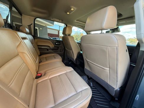 Used 2018 GMC Sierra 2500 Denali w/ Suspension Package, Off-Road image 30