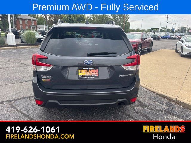 Used 2024 Subaru Forester Premium AWD/4WD image 3