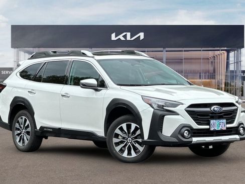 Used 2025 Subaru Outback Touring XT AWD/4WD image 2