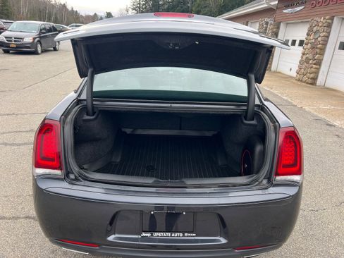 Used 2016 Chrysler 300 S image 21