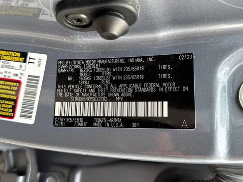 Used 2023 Toyota Highlander XLE AWD/4WD image 23