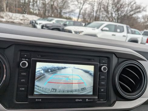 Used 2019 Toyota Tacoma SR5 w/ SR5 Appearance Package (SM) image 22