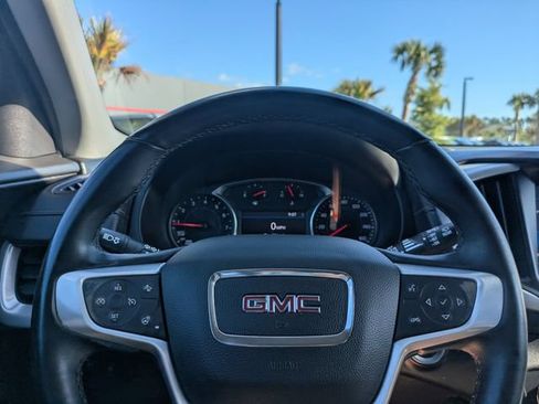 Used 2024 GMC Terrain SLT AWD/4WD image 29