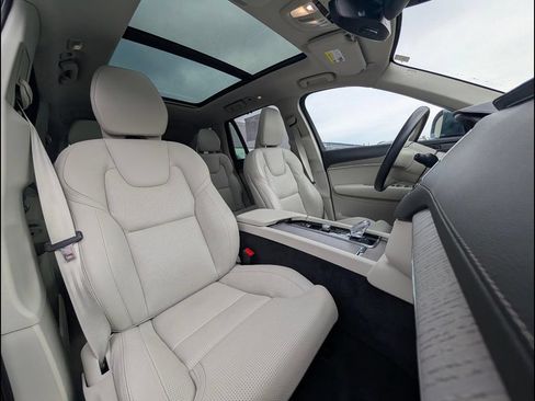 Certified 2025 Volvo XC90 T8 Ultra w/ Protection Package Premier AWD/4WD image 21