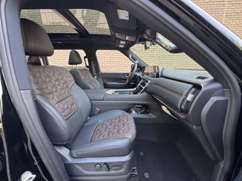 New 2026 Nissan Armada Platinum AWD/4WD image 7