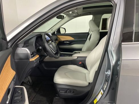 New 2026 Toyota Grand Highlander Limited image 7