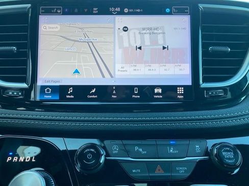 Used 2024 Chrysler Pacifica Limited w/ S Appearance Package image 21