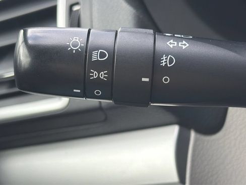 Used 2018 Subaru Forester 2.5i Premium AWD/4WD image 18