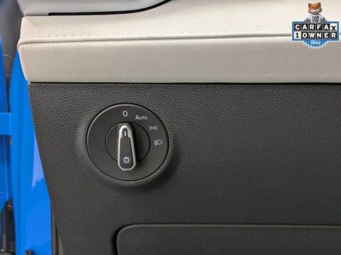 Used 2025 Volkswagen Taos SE w/ Panoramic Sunroof Package image 22