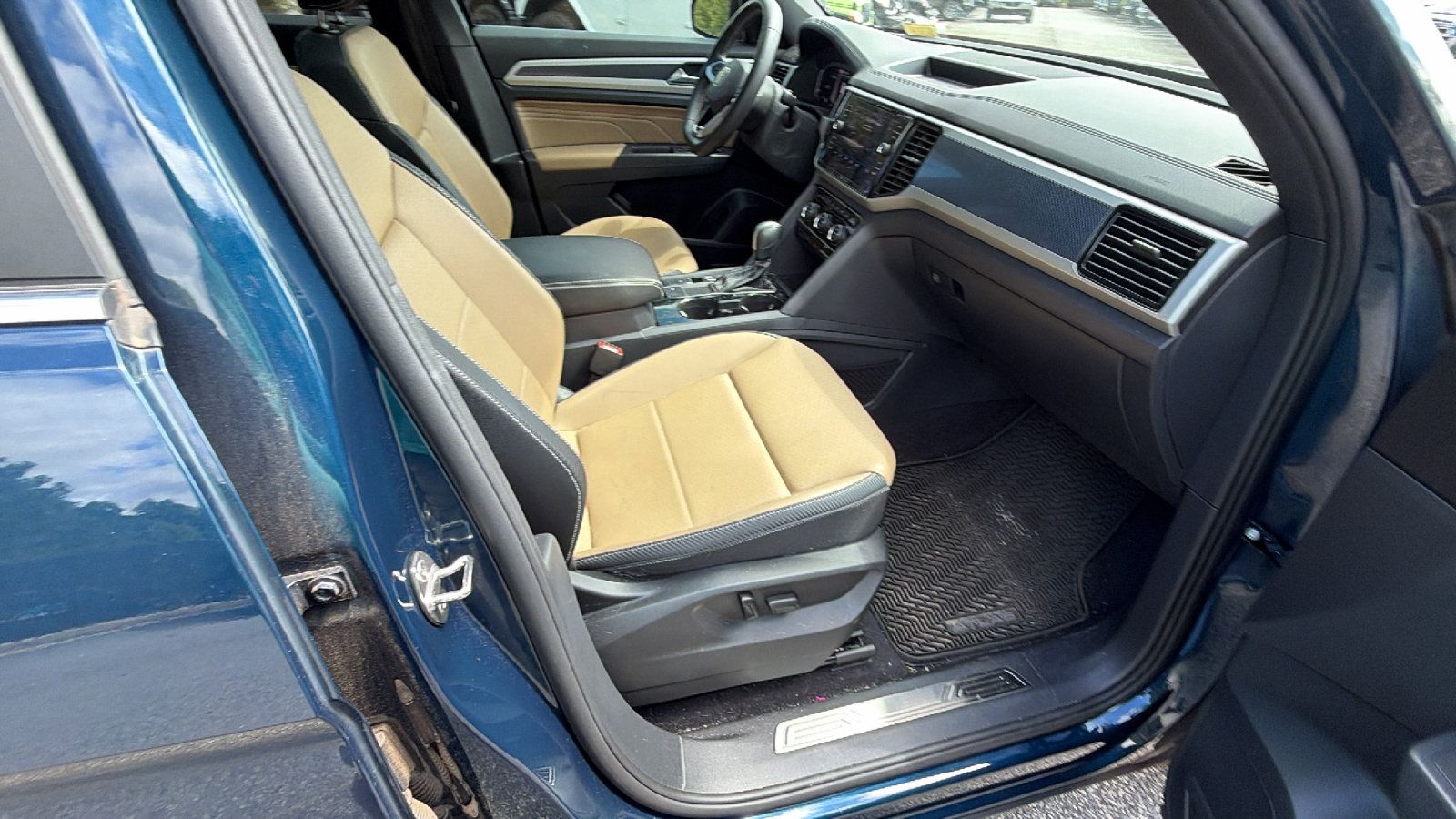 Used 2021 Volkswagen Atlas Cross Sport SEL FWD image 20