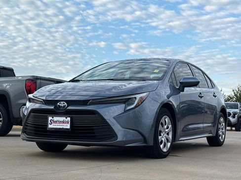 Used 2024 Toyota Corolla LE FWD image 3