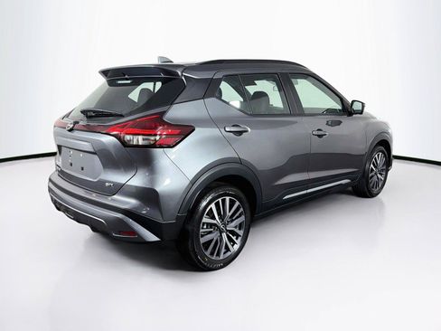 Used 2024 Nissan Kicks SR FWD image 11