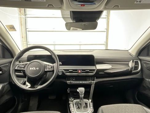 Used 2025 Kia Seltos S FWD image 4