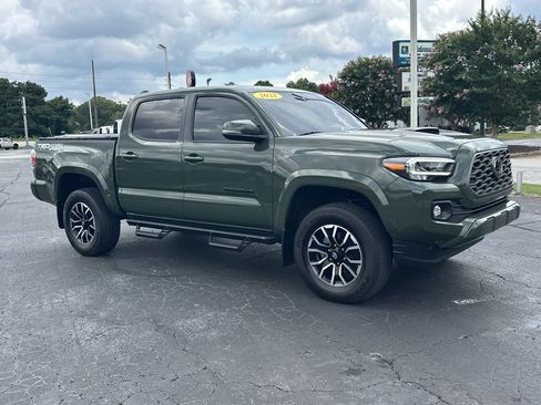 Used 2021 Toyota Tacoma TRD Sport w/ TRD Premium Sport Package AWD/4WD image 2