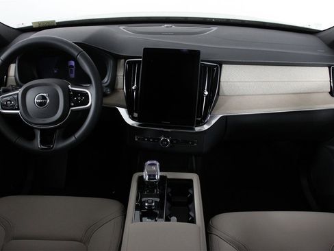 New 2026 Volvo XC90 T8 Plus w/ Protection Package Premier image 5