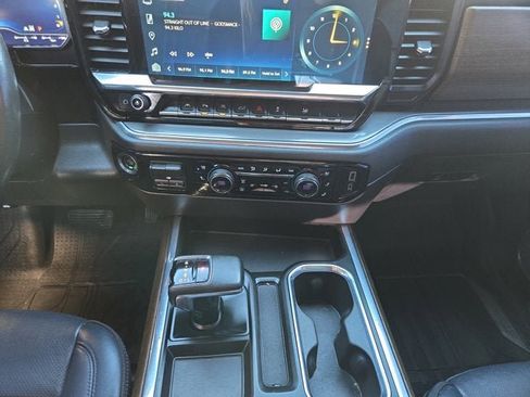 Used 2023 Chevrolet Silverado 1500 High Country w/ Technology Package image 11