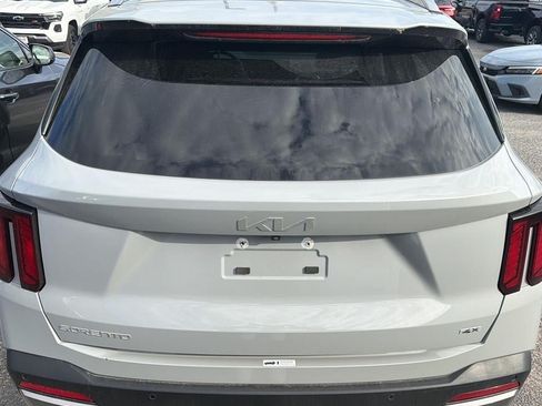 Used 2025 Kia Sorento S w/ Panoramic Sunroof Package AWD/4WD image 7