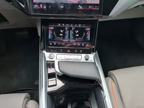 Used 2024 Audi Q8 e-tron Prestige w/ Prestige Package image 28