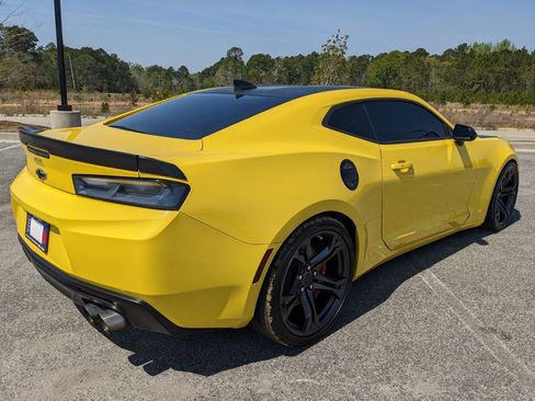 Used 2018 Chevrolet Camaro SS image 17