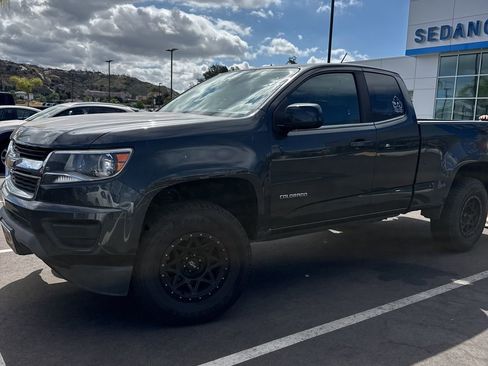 Used 2018 Chevrolet Colorado W/T w/ WT Convenience Package image 2