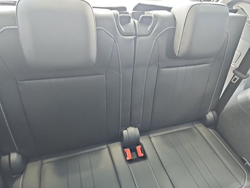 Used 2023 Volkswagen Tiguan SE R-Line FWD image 12