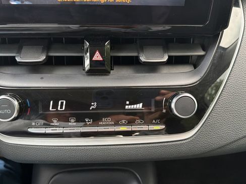 Used 2024 Toyota Corolla LE FWD image 21